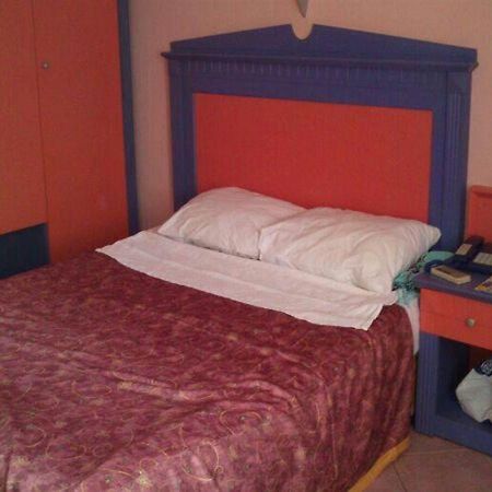Drop Hotel โคนัคคลึ ภายนอก รูปภาพ